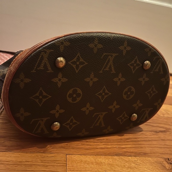 Authentic Vintage Louis Vuitton Petit Bucket Bag - Picture 10 of 17